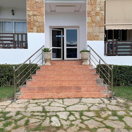 Studio De Luxe Avec Piscine Tétouan Exterior photo
