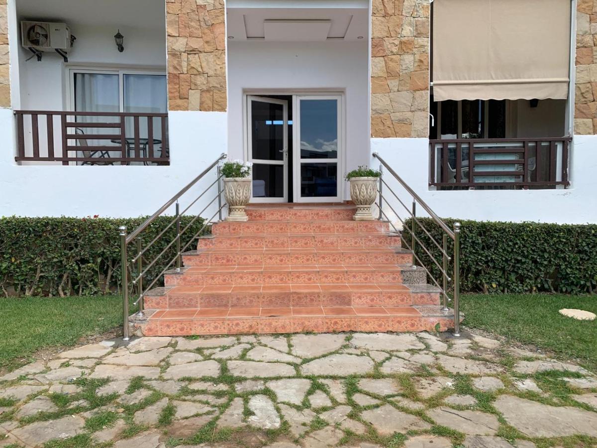 Studio De Luxe Avec Piscine Tétouan Exterior photo
